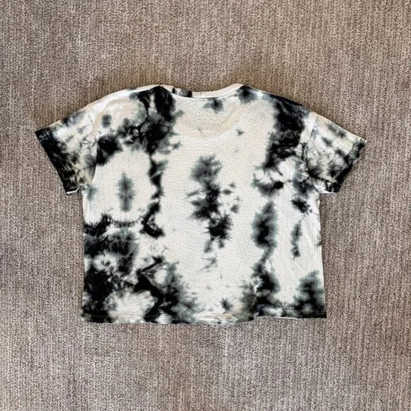 Lululemon Cropped Tie Dye Lightweight Shirt - Picture 2 of 3